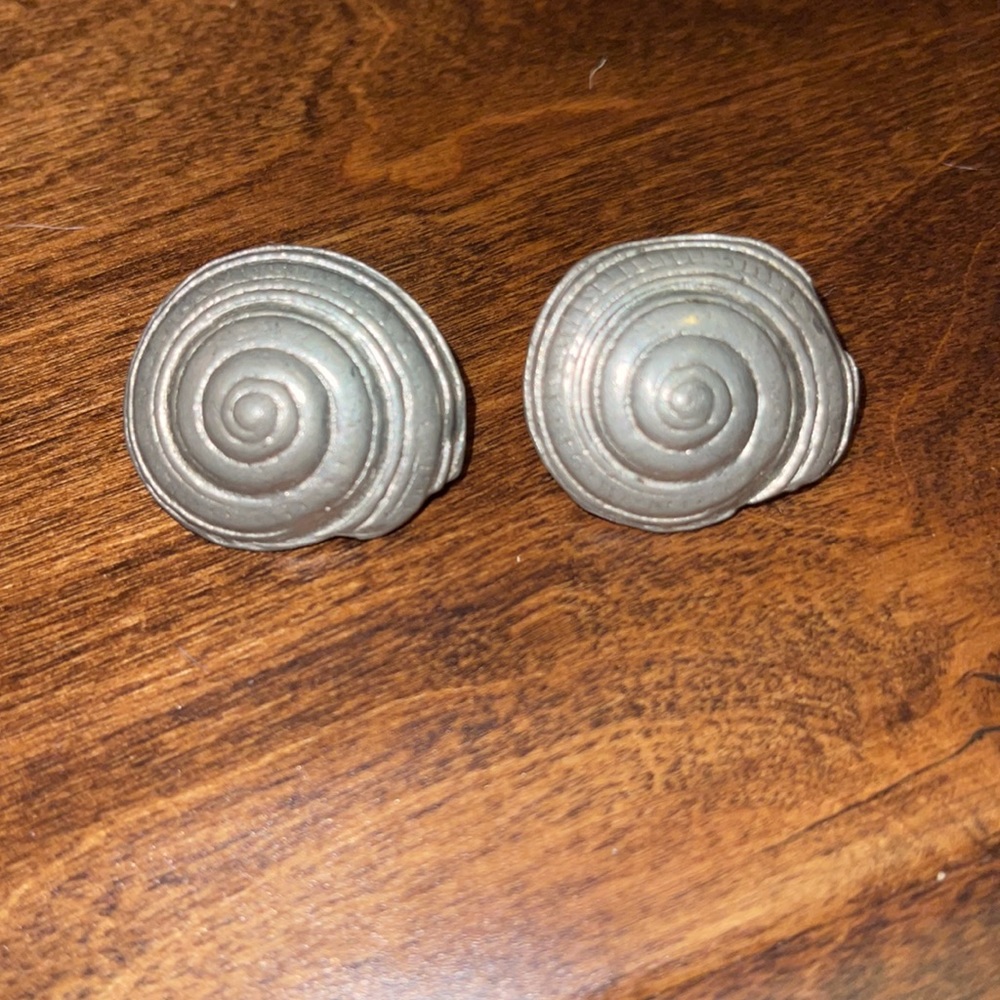 Shell earrings